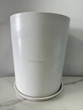 Load image into Gallery viewer, Bokknppo  Flower pot（WHITE）Extra large edition in Resin material. For living room, home, office use；Potted plants and flowers（Approximately 31.5cm in diameter）
