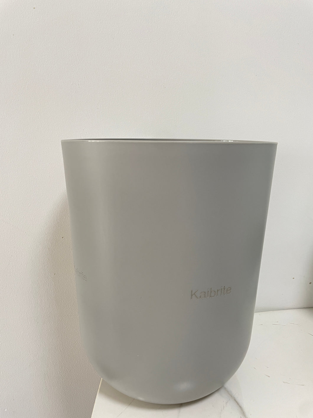 Kaibrite Garbage cans for household purposes Small Trash Can – Open Top Garbage Cans for Kitchen, Office, Dorm, Bathroom, etc. –Waste Can for Compact/Tight Spaces – The Perfect Bathroom Trash Can – Glossy Grey